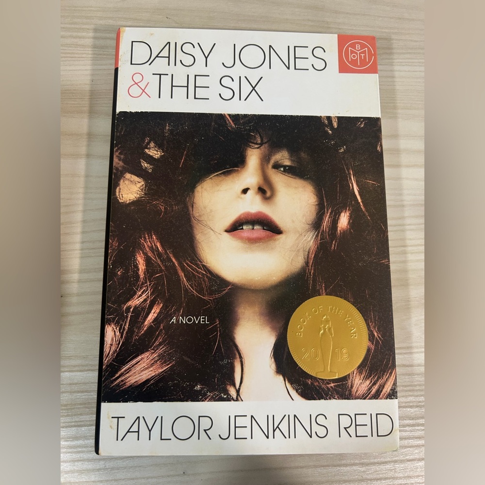 Daisy Jones & The Six by Taylor Jenkins Reid